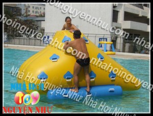 Đồ chơi bơm hơi - Tảng băng trôi dưới nước 004